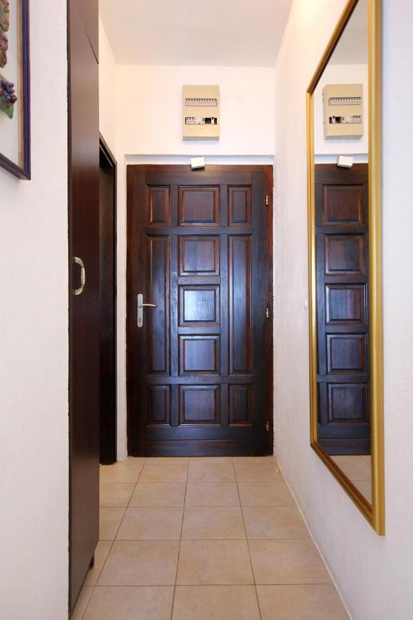 Family Friendly Seaside Apartments Rogoznica - 2010 外观 照片