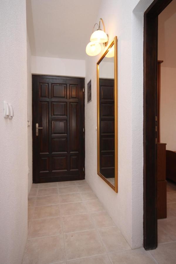 Family Friendly Seaside Apartments Rogoznica - 2010 外观 照片