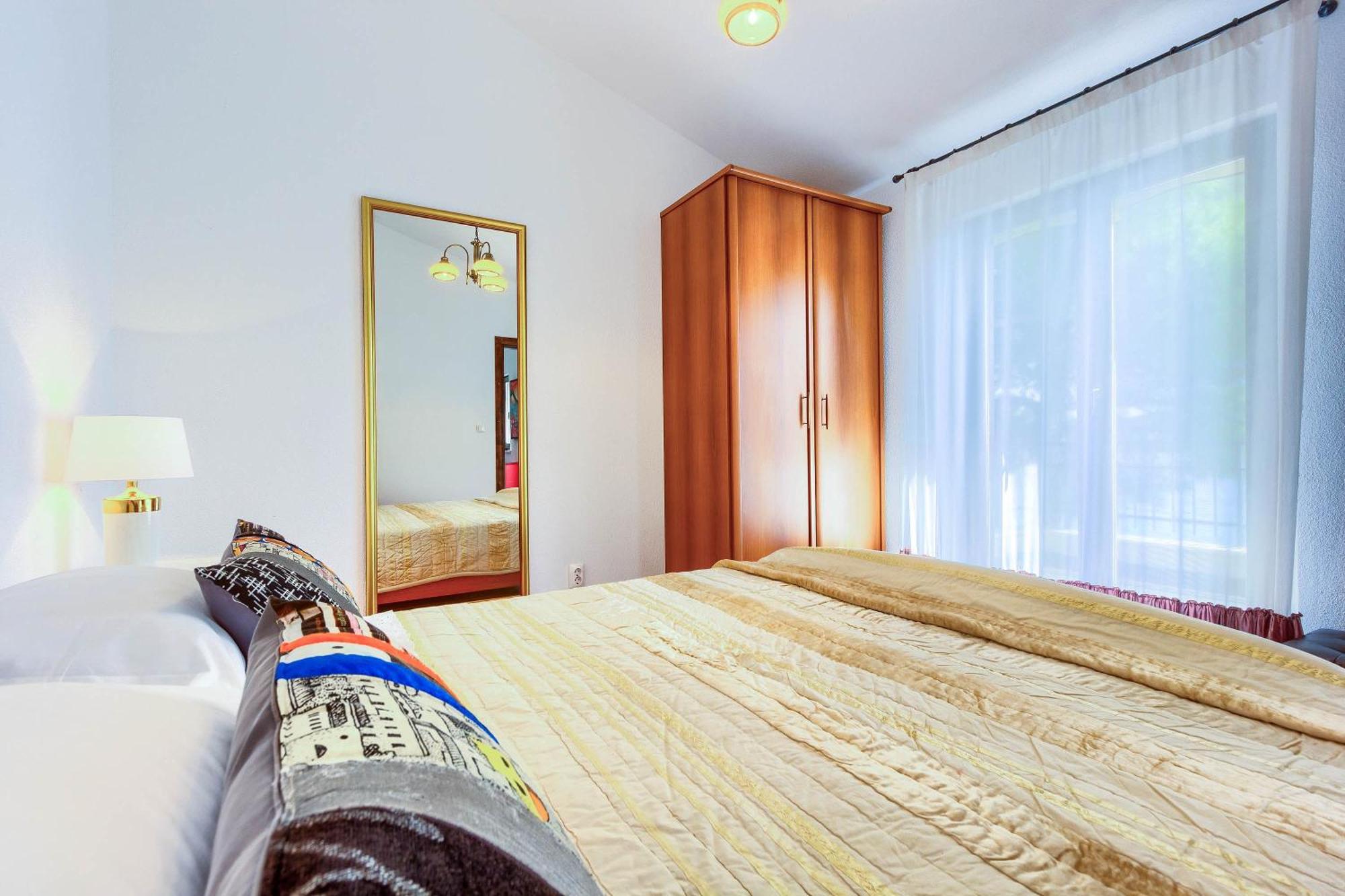 Family Friendly Seaside Apartments Rogoznica - 2010 客房 照片